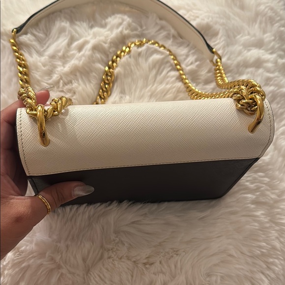 Prada White & Black Saffiano Leather Crossbody & Shoulder Gold Chain Bag - Picture 7 of 10
